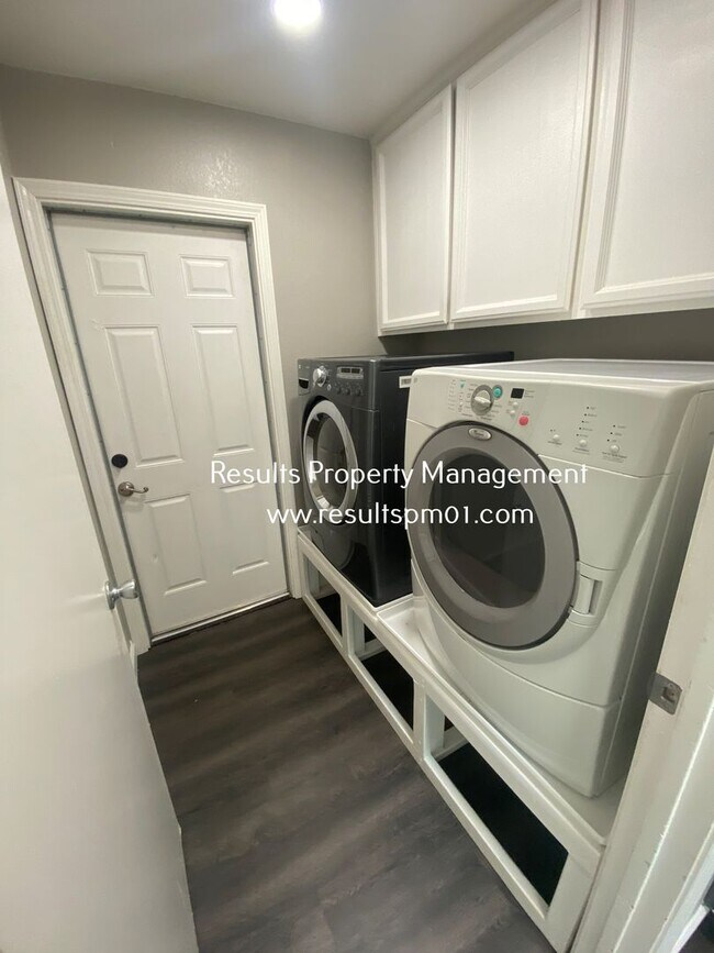 Foto del edificio - Rocklin 3 Bed 2 Bath Gem
