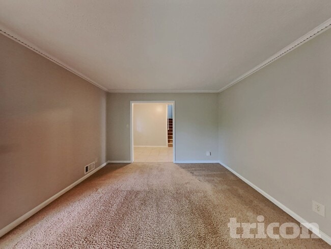 Building Photo - 5181 Vivid Dr SW