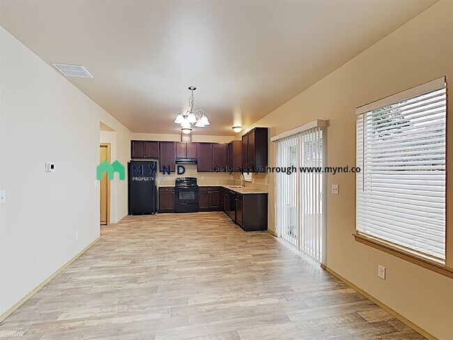 Building Photo - 708 N 29th Ave
