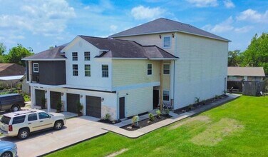 Building Photo - 13121 Vickery St
