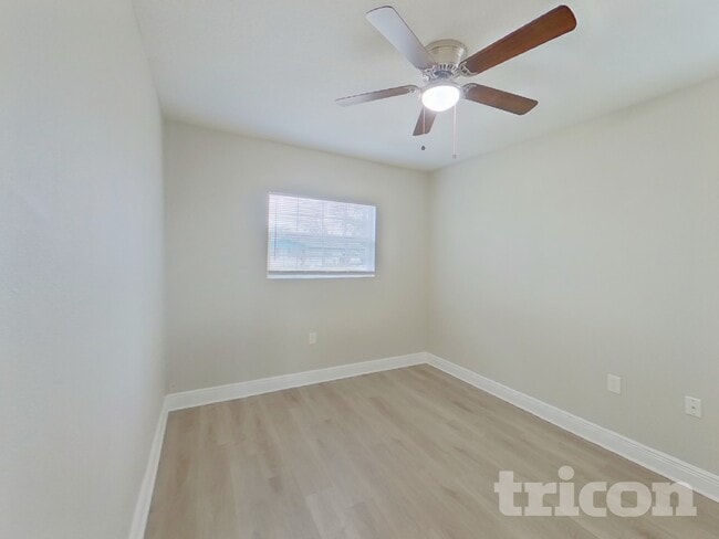 Foto del edificio - 3528 Libby Loop