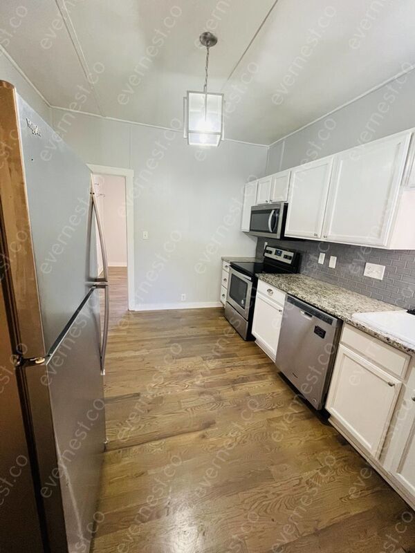 Building Photo - 1008 Elliston St