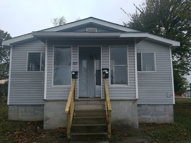 Building Photo - Grant Duplex