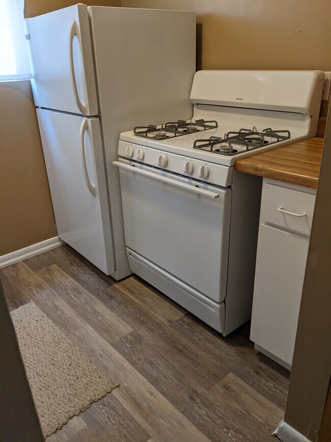 Cocina: Cocina de gas, refrigerador - 109 Washington Avenue