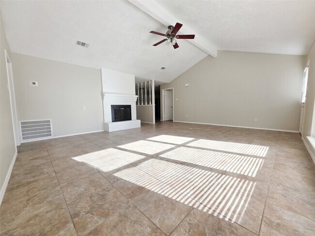 Foto del edificio - 2046 Lexington Woods Dr