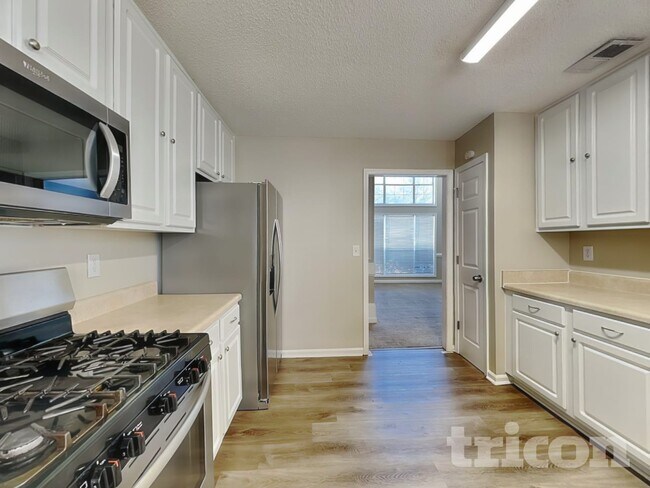 Foto del edificio - 51 Pates Lake Dr