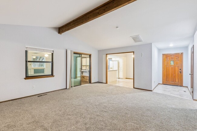 Foto del edificio - Welcome to this charming 3-bedroom, 2-bath...