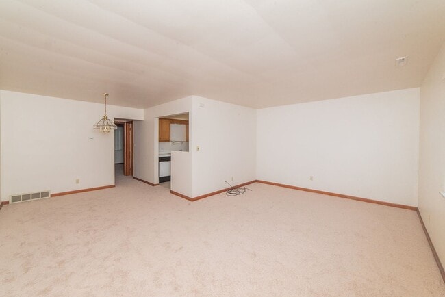 Interior Photo - Craigdell Gardens