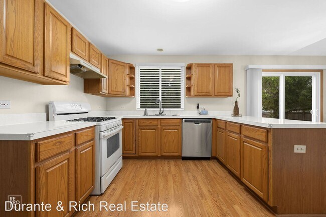 Foto del edificio - 4 br, 3.5 bath House - 340 Persimmon Ln