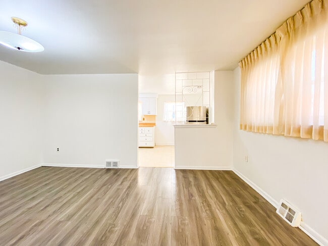 Foto del edificio - 10223 Selmer Plaza