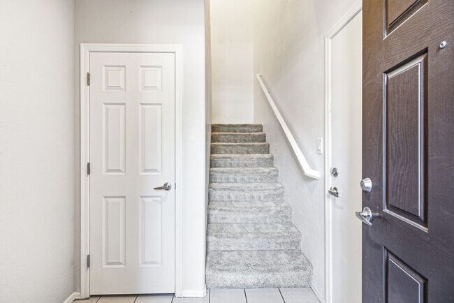 Foto del edificio - Beautiful townhouse for Rent!