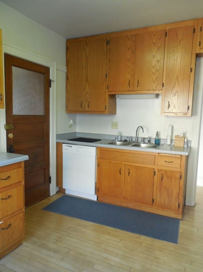 Building Photo - 5923