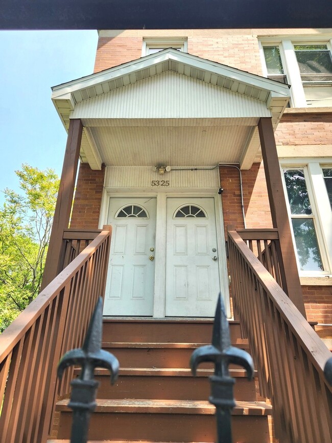 Building Photo - 5325 S Honore St
