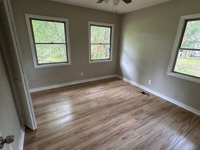Building Photo - remodeled 3 bedroom 1 bath home for rent i...