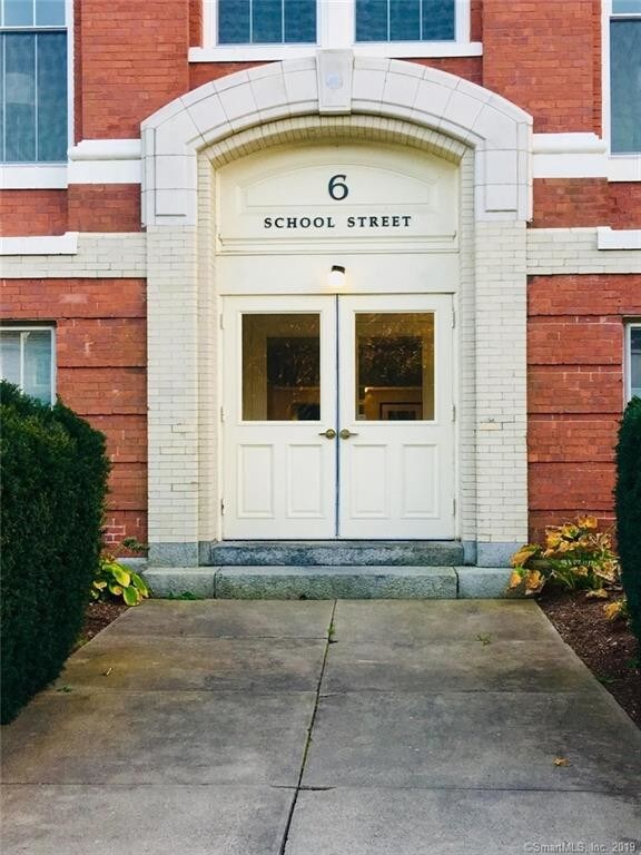 Building Photo - 6 School St