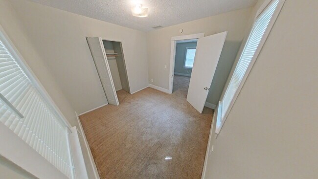 Foto del edificio - " 2-Bed in Heart of Royal Oak – Cozy 783 Sq Ft Home!"