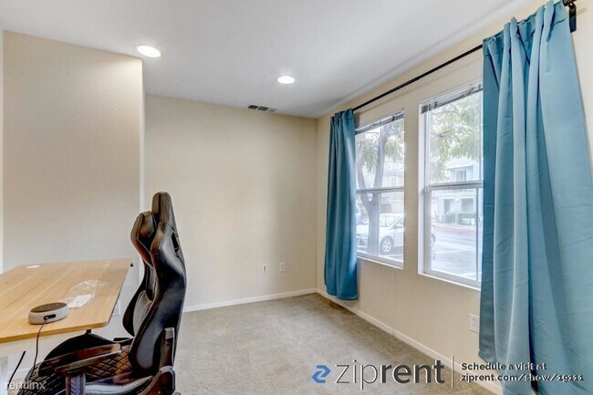 Foto del edificio - 2 br, 2.5 bath Townhome - 1584 Sumac Place...