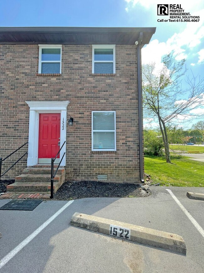 Foto del edificio - 2BD/1.5BA updated townhome, quick walk to ...