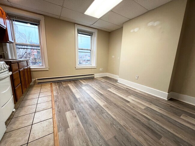 Foto del edificio - 698 Main Street