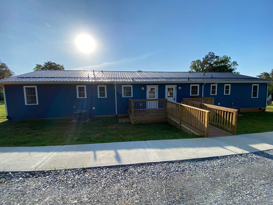 52 Crescent Hill Dr, Evington, VA 24550 House Rental in Evington, VA