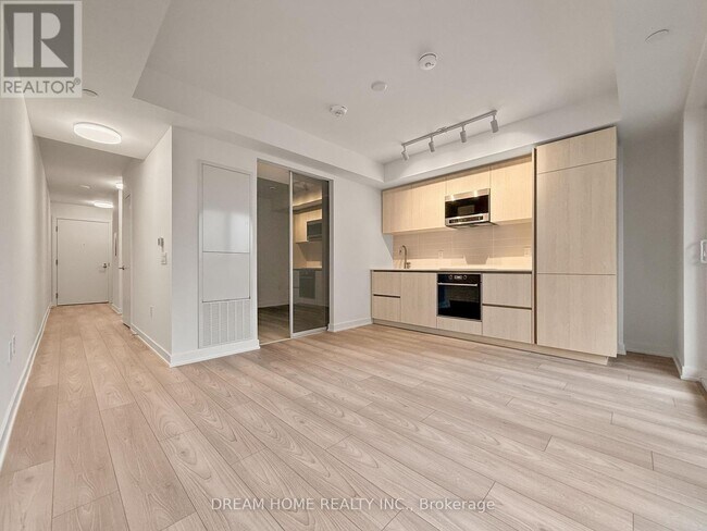 Photo du bâtiment - 120 Broadway Ave