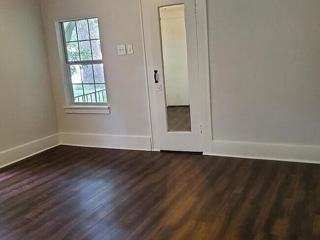 Building Photo - 304 Fulton St