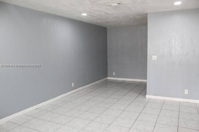 Foto del edificio - 5321 NW 21st Ct