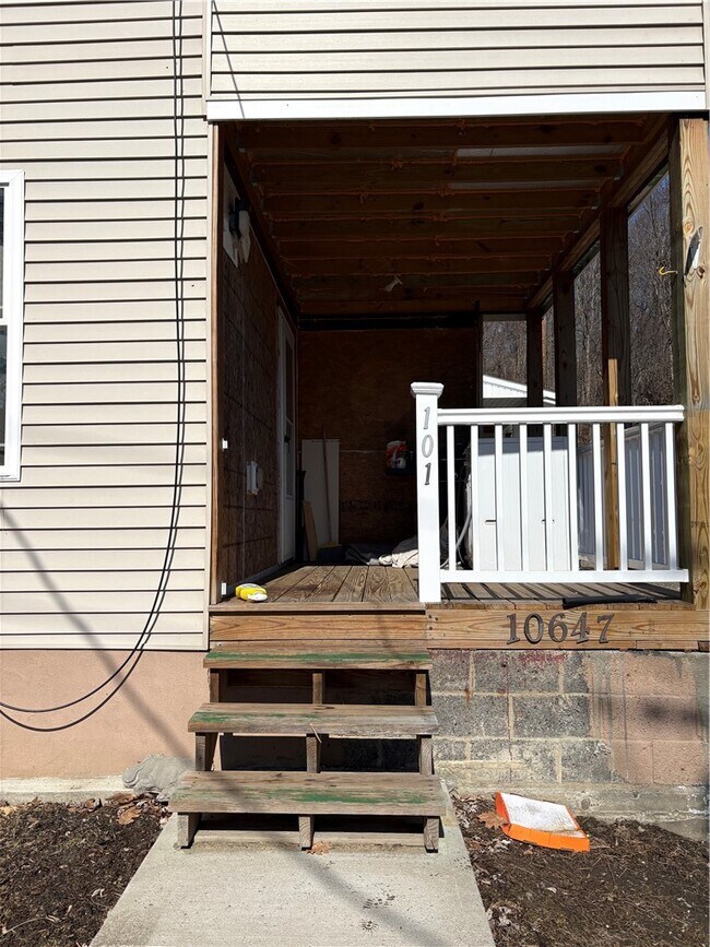 Foto del edificio - 10647 Pinewood Ave