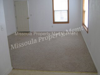 Building Photo - 135 N 3rd St W