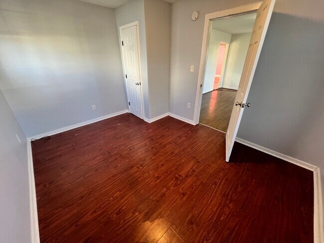 Foto del edificio - 1811 Binford Ln
