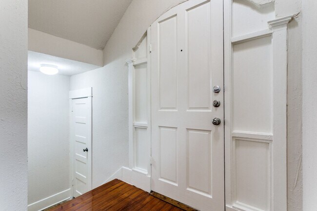 Foto del edificio - 130 E Craig Pl