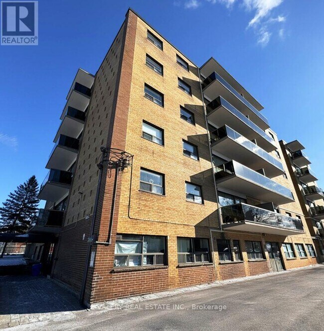 Building Photo - 1725 Lawrence Ave E