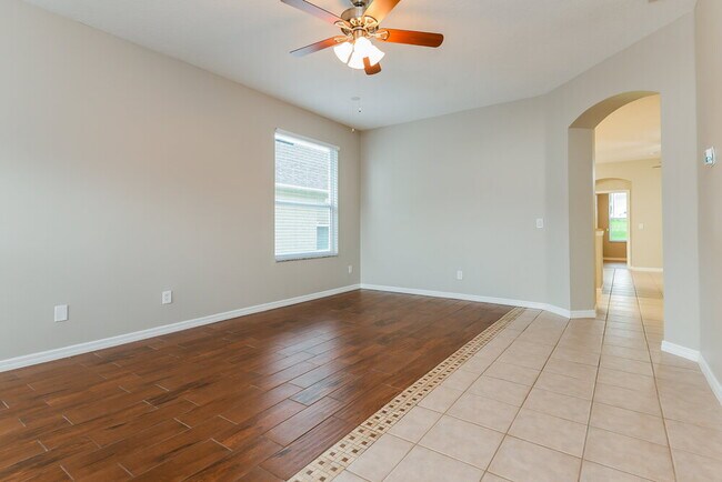 Building Photo - 115 Cork Way