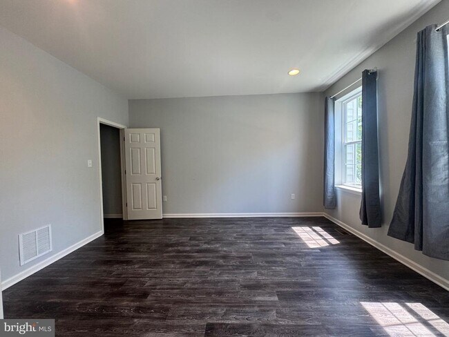 Foto del edificio - 148 Grissom Dr