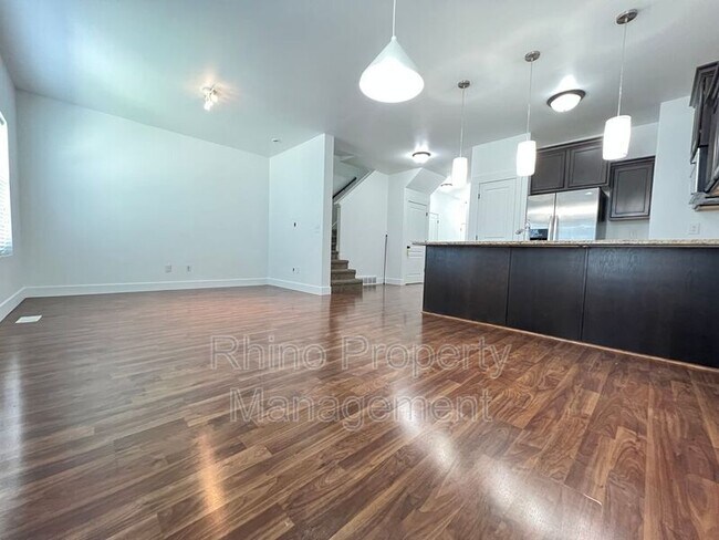 Building Photo - 1548 Venetian Way