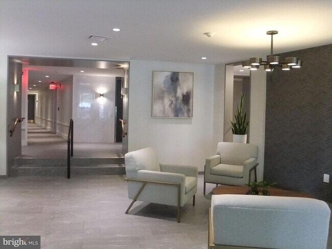 Foto del edificio - 1637 Oakwood Dr