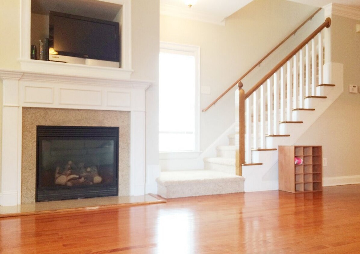 Living Room - 7709 Alexander Promenade Pl