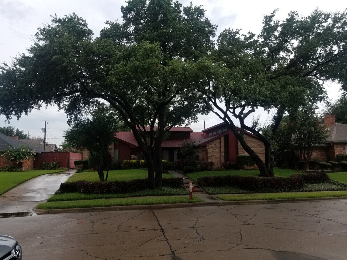 Foto del edificio - 3808 Runge Ct E