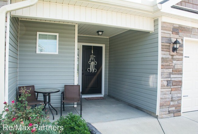 Building Photo - 3 br, 2 bath House - 910 Avalon Court