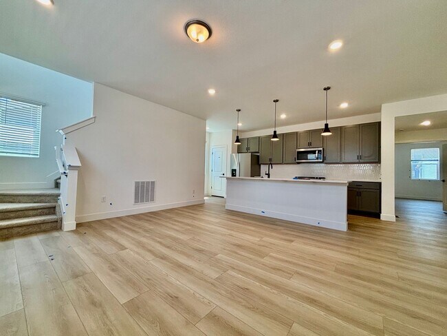 Foto del edificio - Beautiful 2025-Built Home in North Fort Collins!