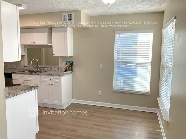 Foto del edificio - 1037 Whittier Cir