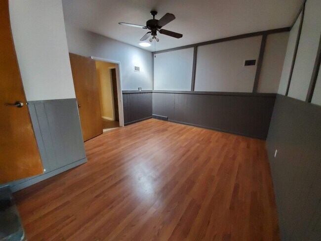 Sala de estar 2 - 1004 S Taft Hill Rd