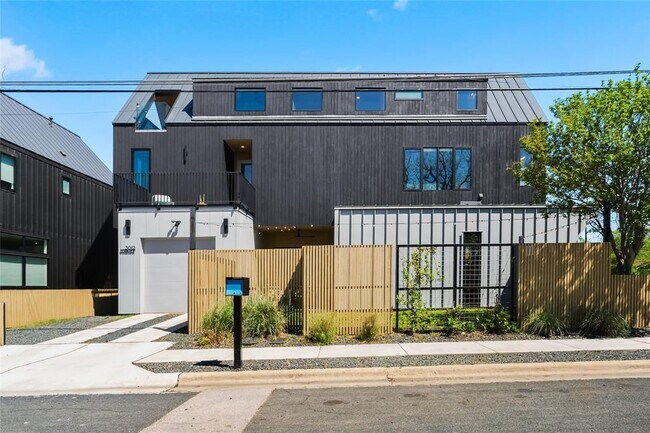 Building Photo - 3012 Stokes Dr