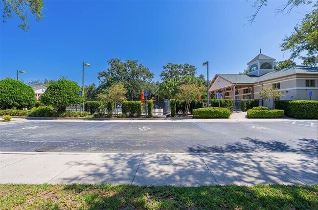 Foto del edificio - 930 Spring Park St