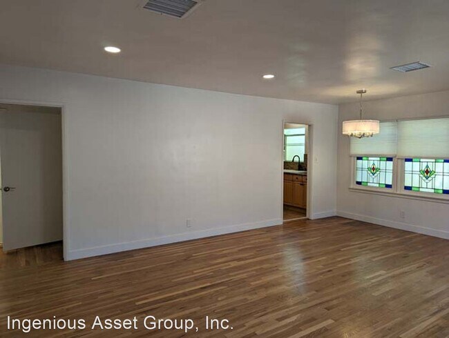 Building Photo - 2 br, 1 bath House - 5724 Lemona Ave.