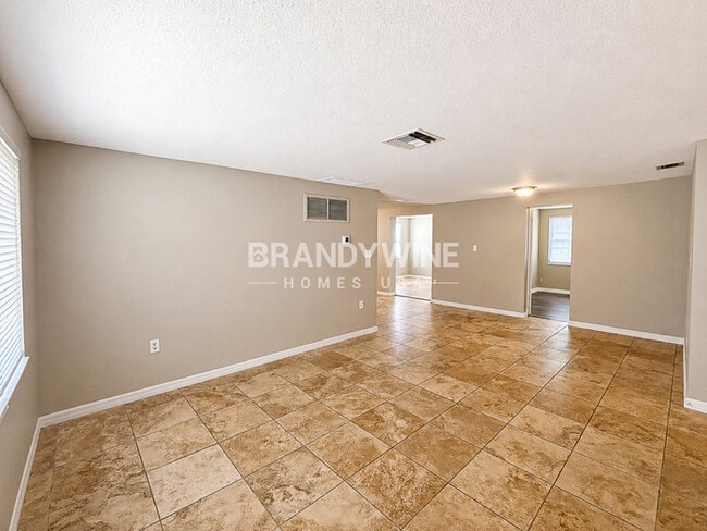 Building Photo - 7317 Oak Crest Dr