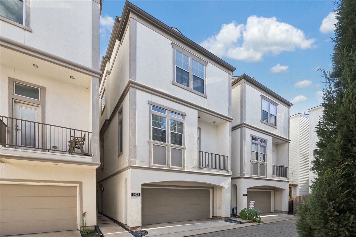 Foto principal - 405 N Nagle St