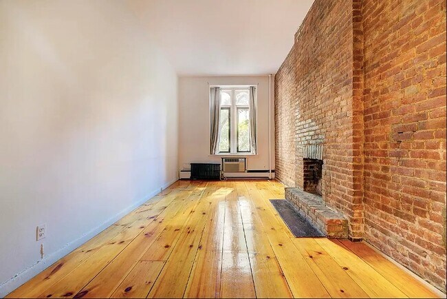 Foto del edificio - 106 E 30th St