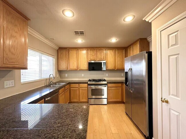 Foto del edificio - Beautiful 2-story single-family