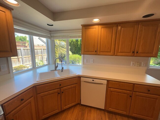 Foto del edificio - 7168 Lawnridge St NE